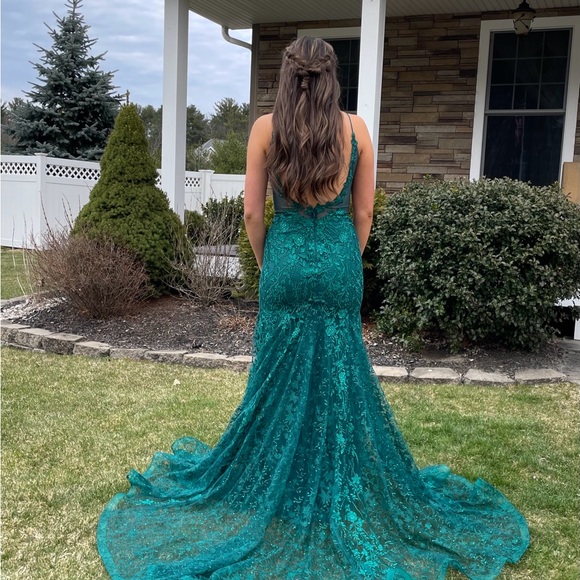 Ellie Wilde Prom dress - Picture 7 of 8